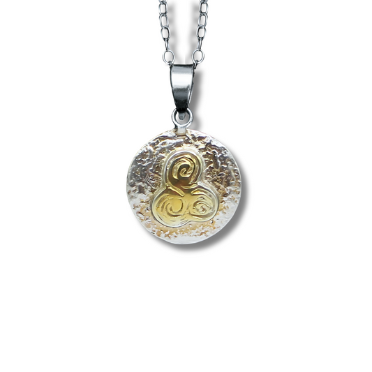 Circular Newgrange Spiral Pendant | Silver
